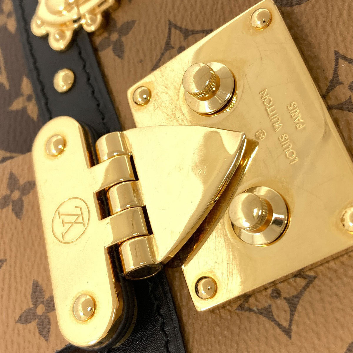 LOUIS VUITTON M43596 Trunk clutch Shoulder Bag Monogram reverse Ladies [Used]