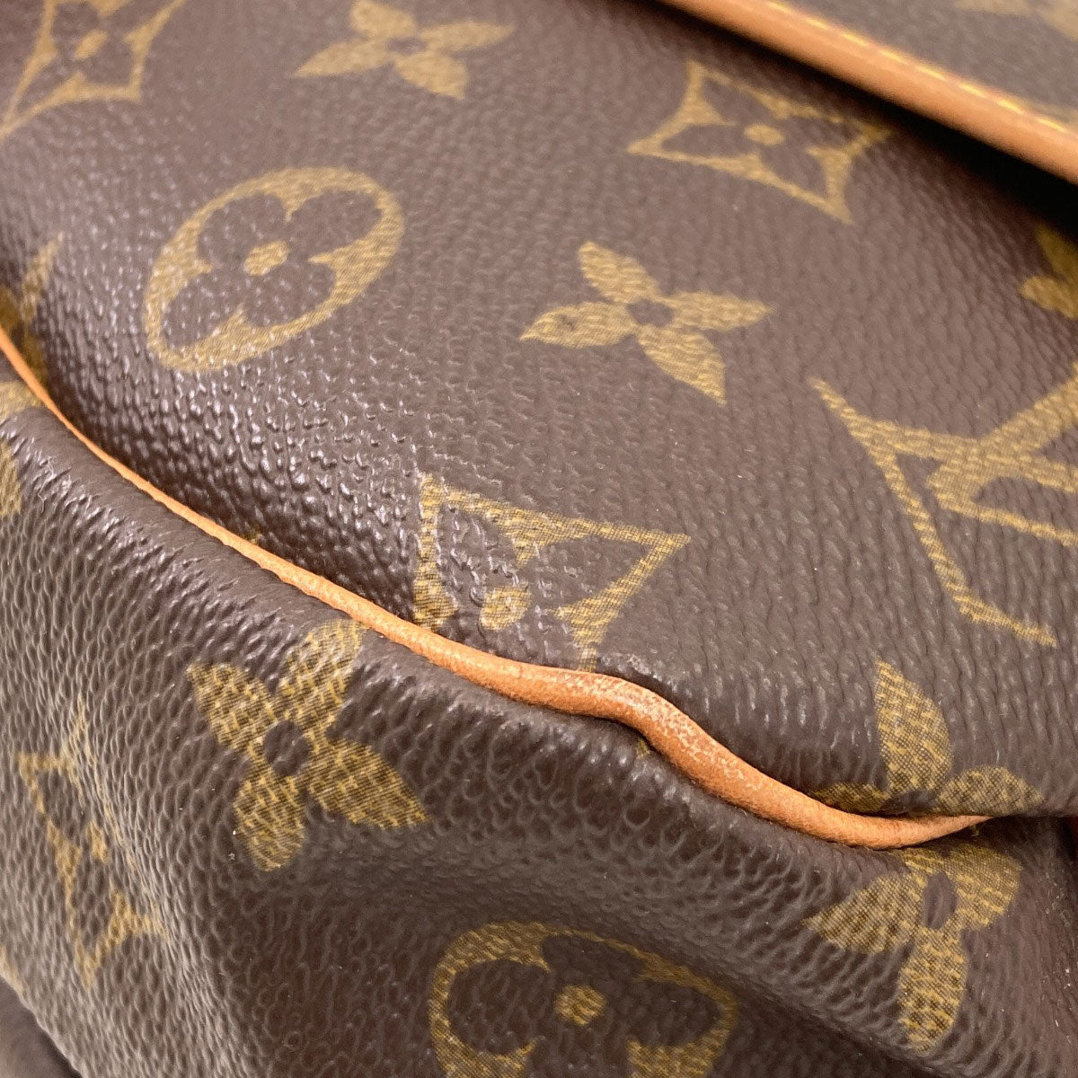 LOUIS VUITTON M42256 Saumur 30 Shoulder Bag Monogram canvas Ladies [Used]