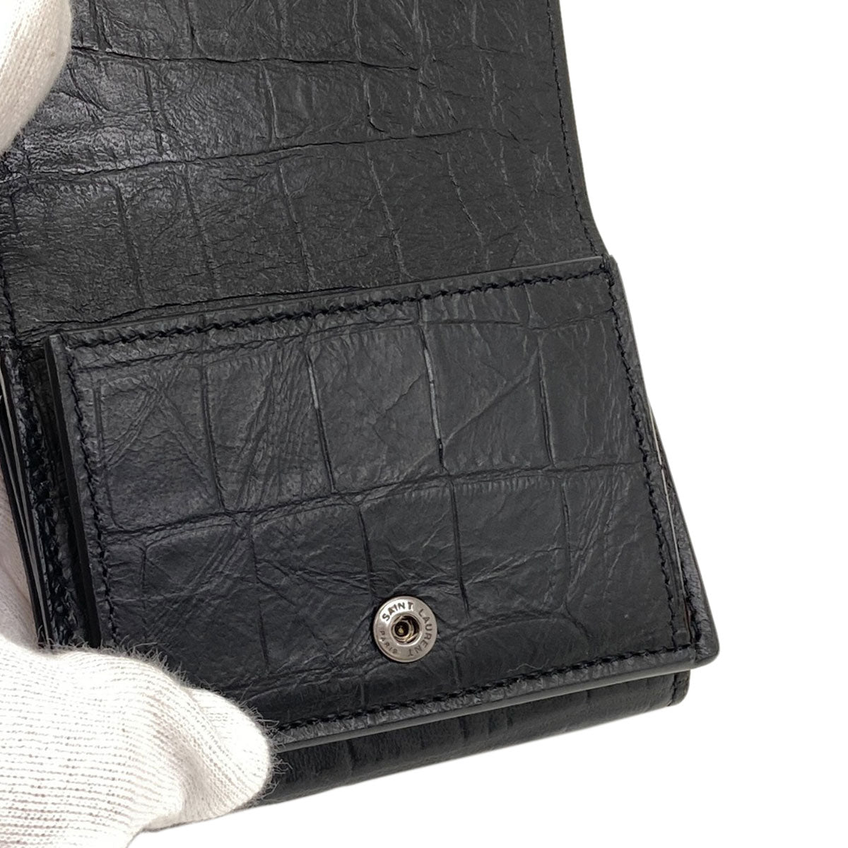 SAINT LAURENT Embossed logo Bifold Wallet with Coin Pocket Leather Ladies [Used]
