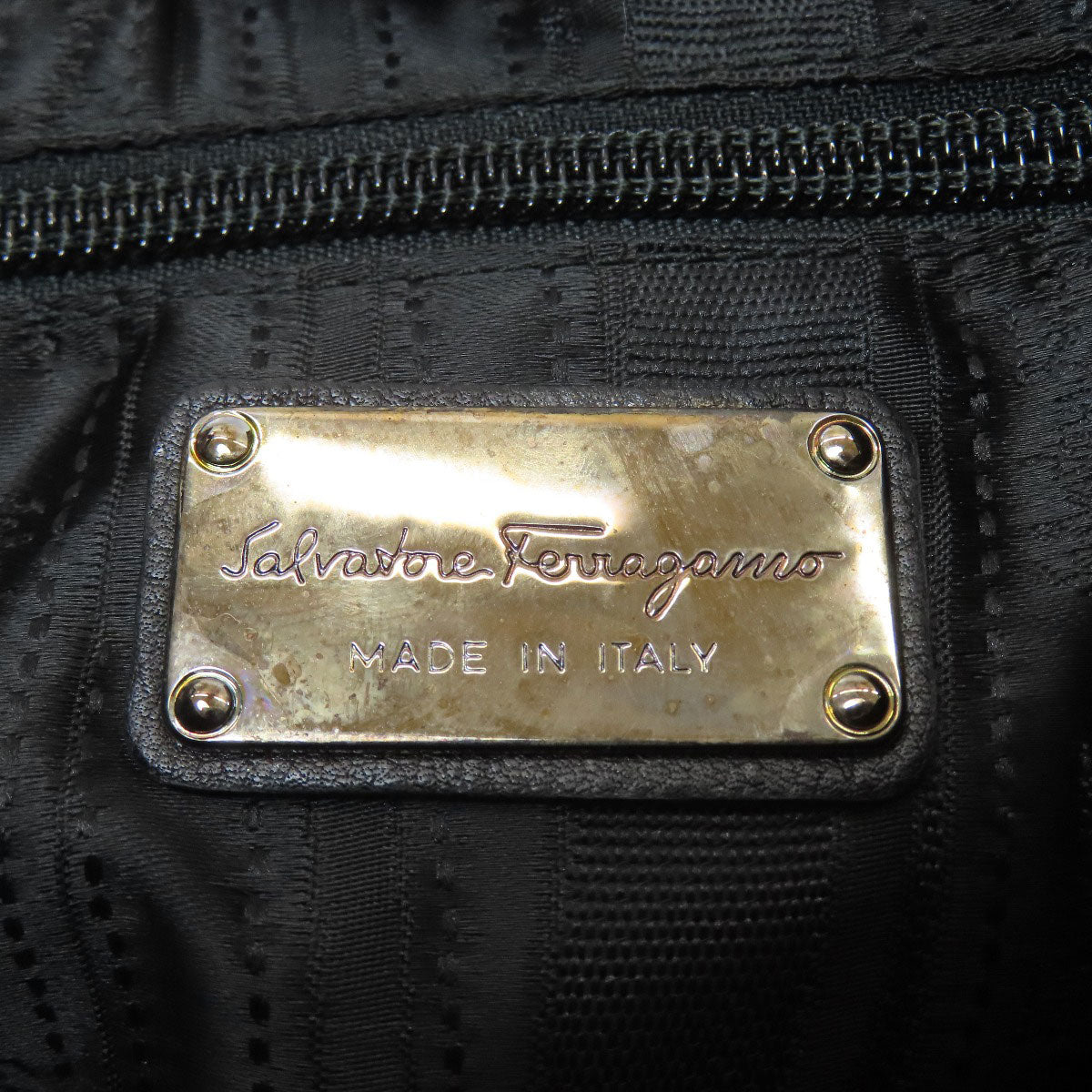 Salvatore Ferragamo one belt GanciniHardware Shoulder Bag Leather Ladies [Used]
