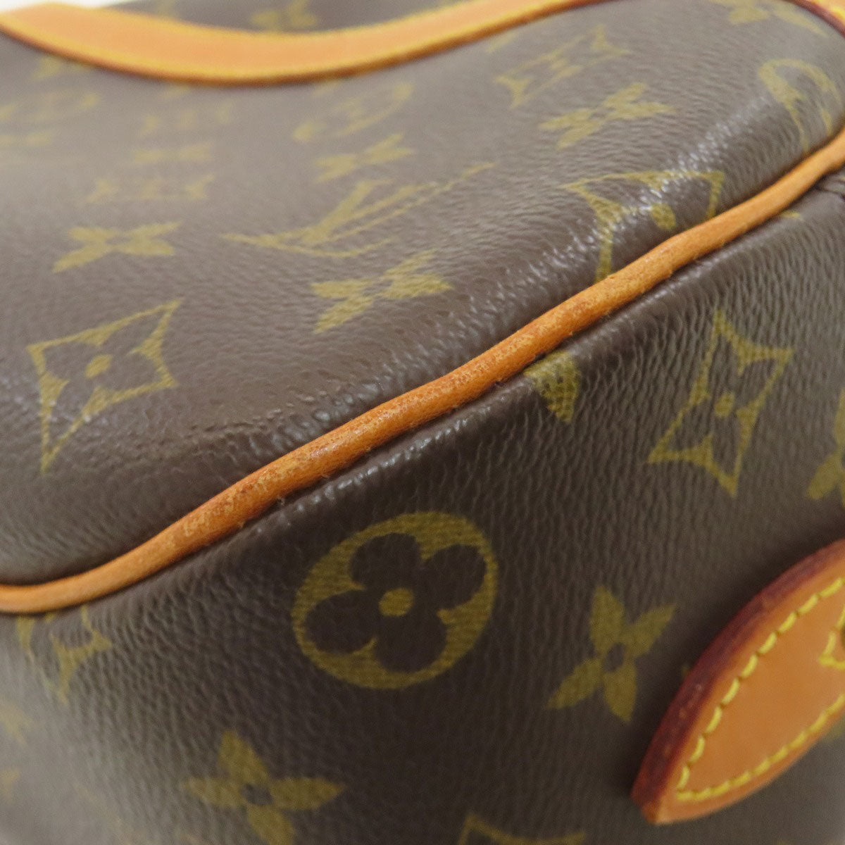 LOUIS VUITTON M51221 Blower Shoulder Bag Monogram canvas Ladies [Used]