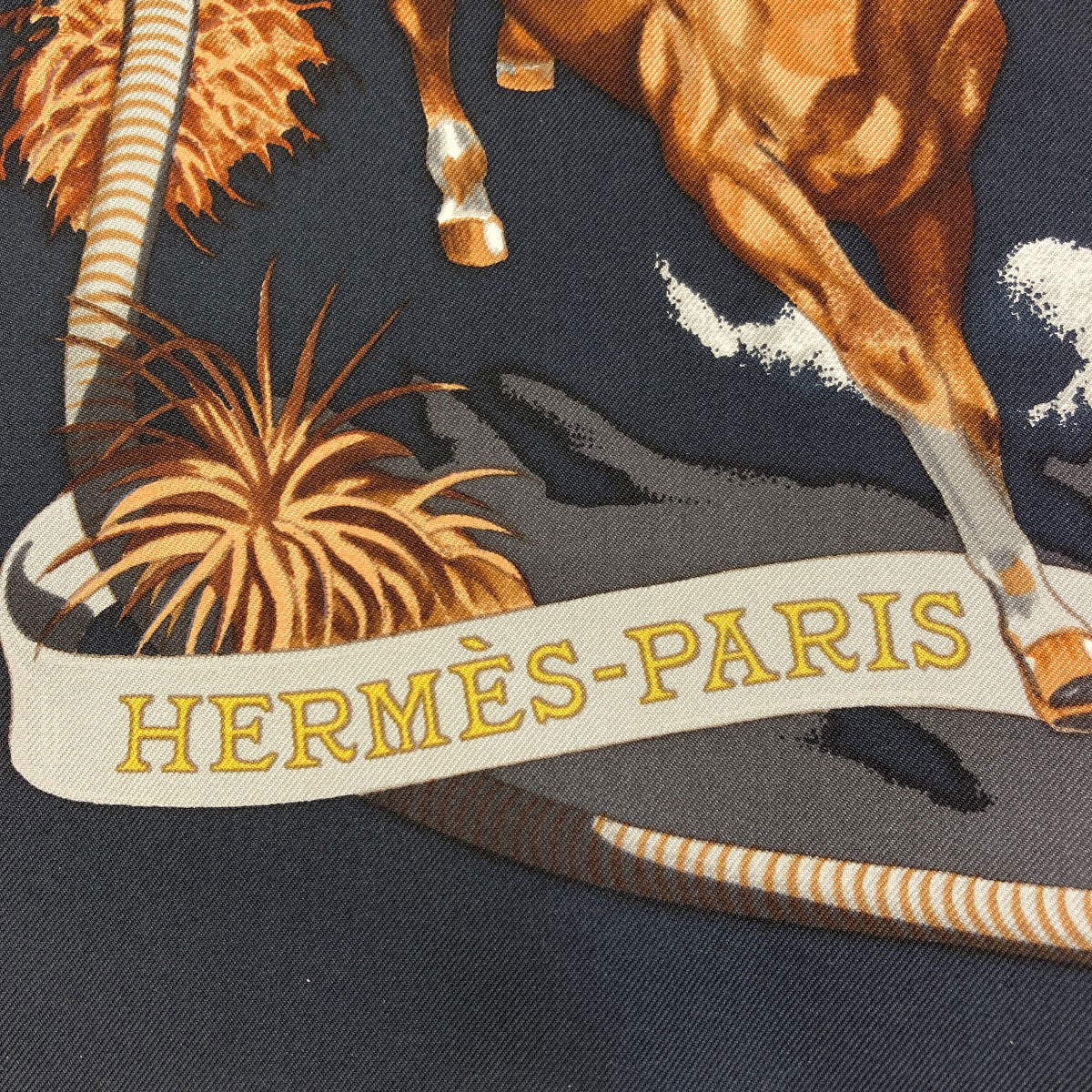 HERMES Carre90 LES MUSTANNGS Wild Horse Scarf Silk Ladies [Used]