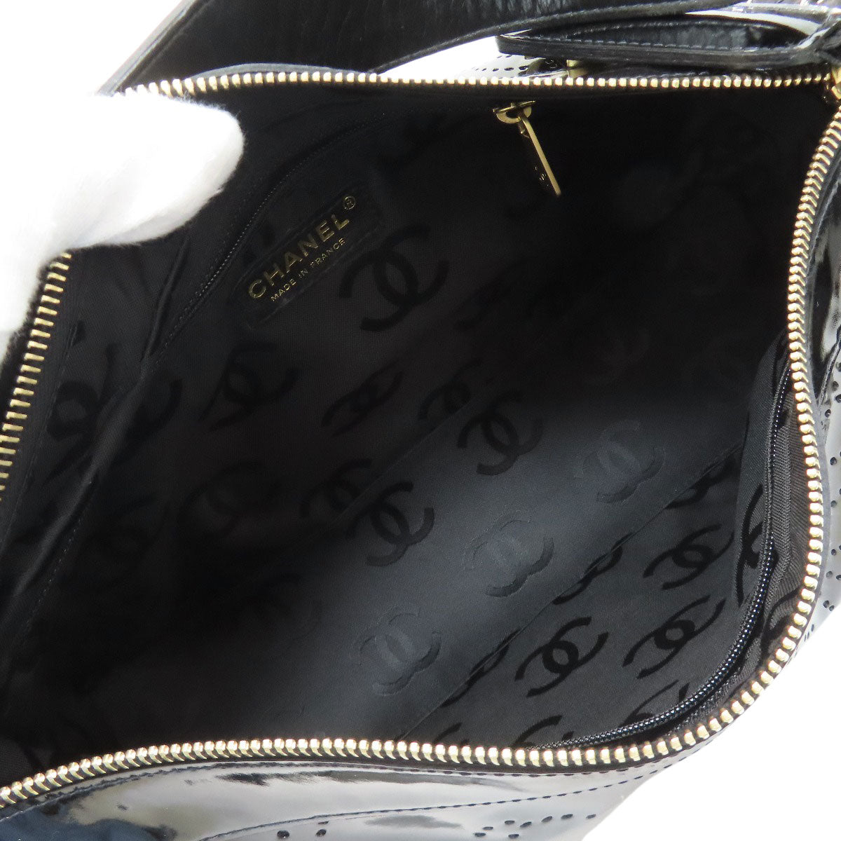 CHANEL Camellia Punching GoldHardware Shoulder Bag Enamel Ladies [Used]