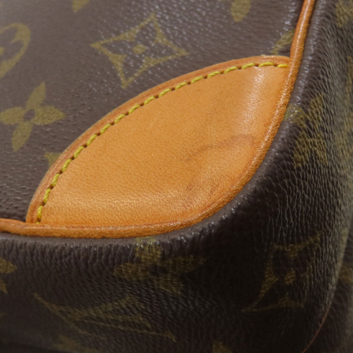 LOUIS VUITTON M45236 Amazon Shoulder Bag Monogram canvas Ladies [Used]