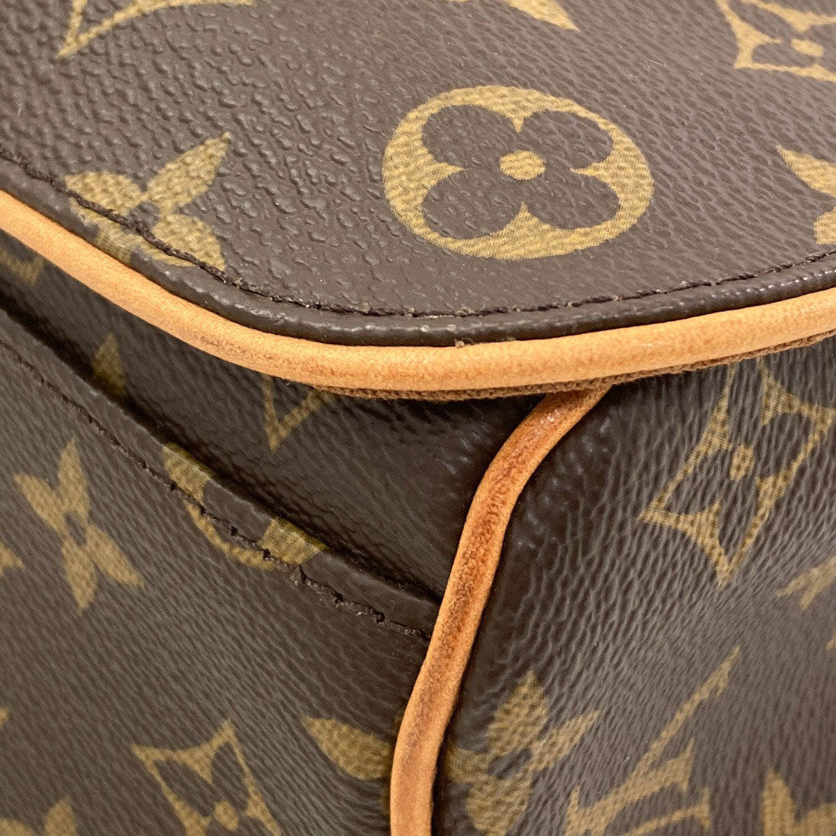 LOUIS VUITTON M45257 Aves Shoulder Bag Monogram canvas Ladies [Used]