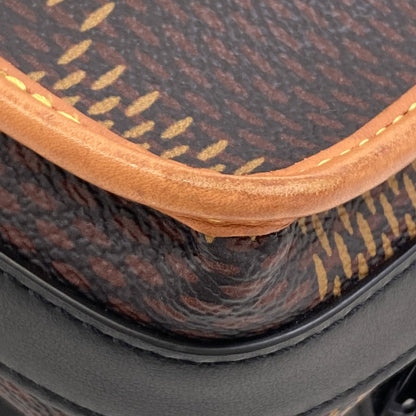 LOUIS VUITTON N40357 Amazon Messenger NIGO Collaboration Shoulder Bag Monogram canvas Damier GiantLadies [Used]