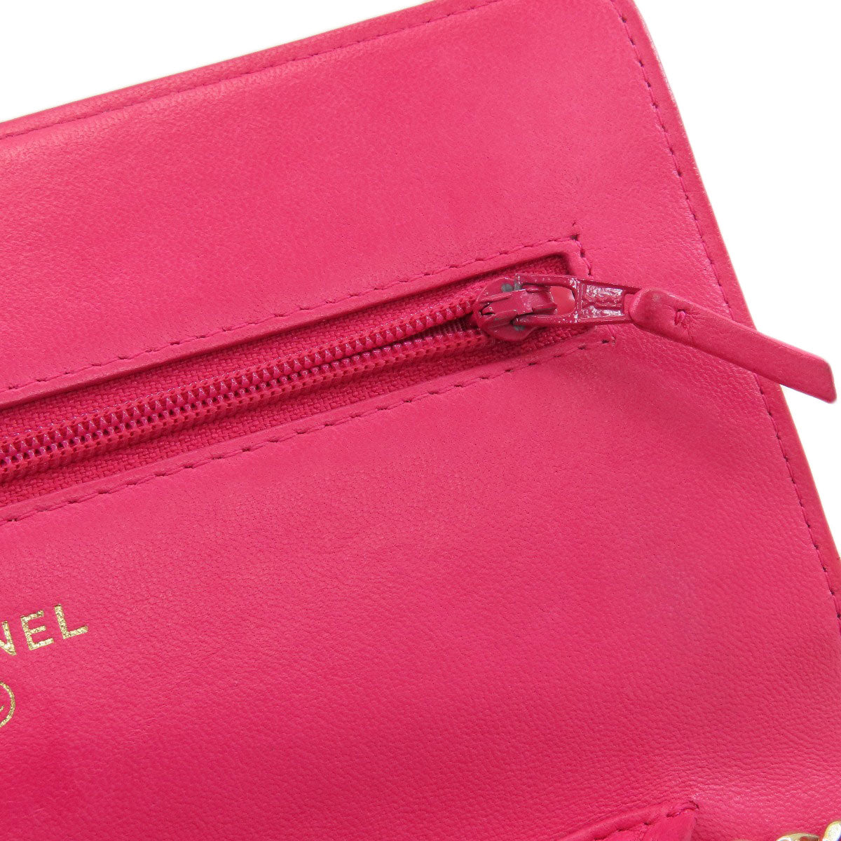 CHANEL Chain wallet Matelasse GoldHardware Shoulder Bag Lambskin Ladies [Used]