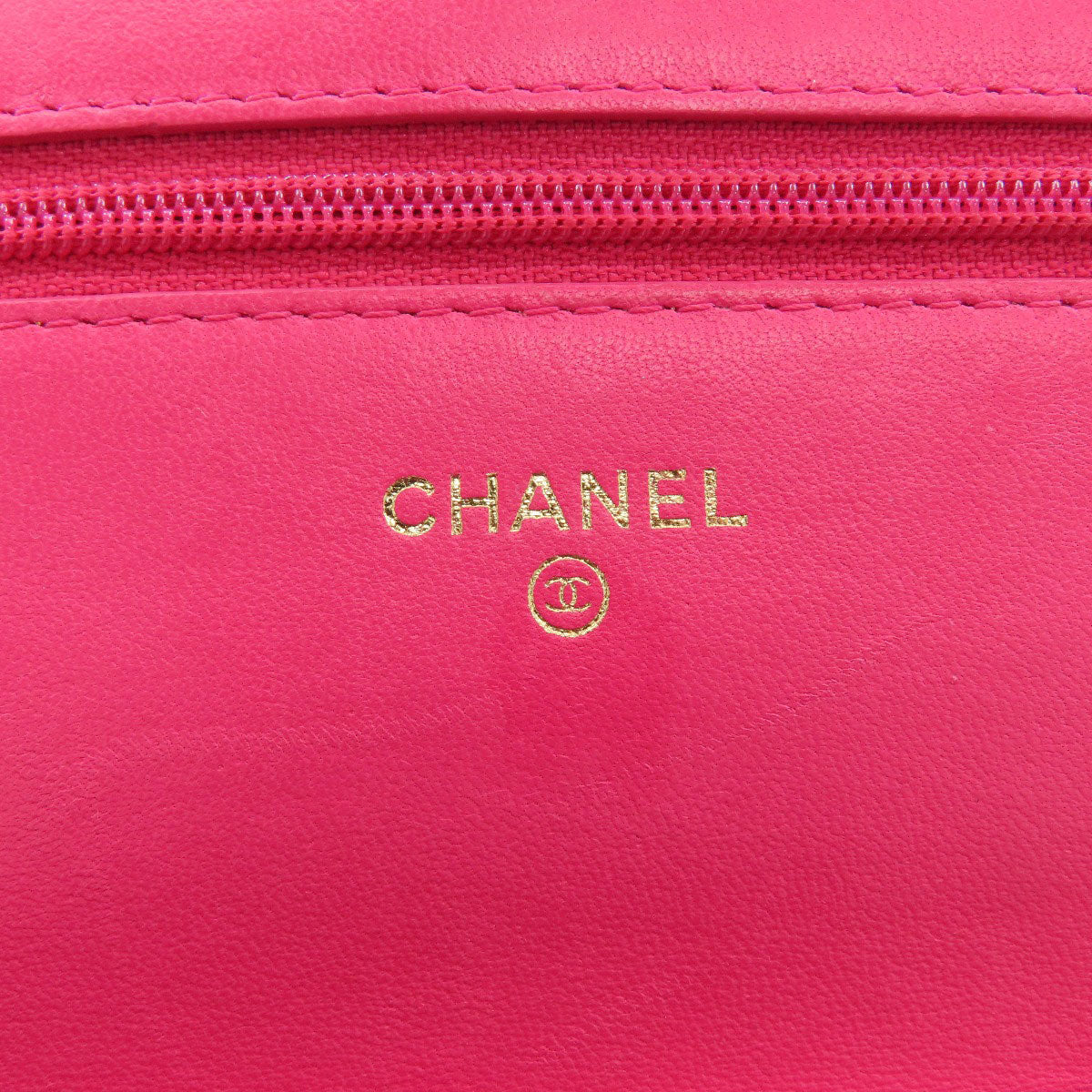 CHANEL Chain wallet Matelasse GoldHardware Shoulder Bag Lambskin Ladies [Used]