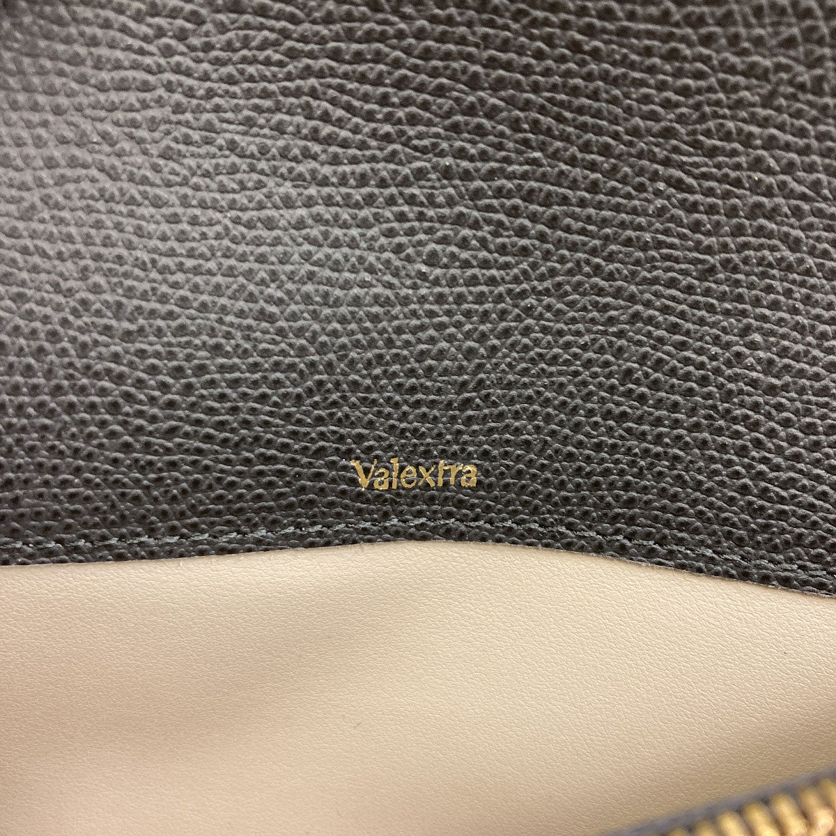 Valextra Brera Long wallet (with coin pocket) Leather Ladies [Used]