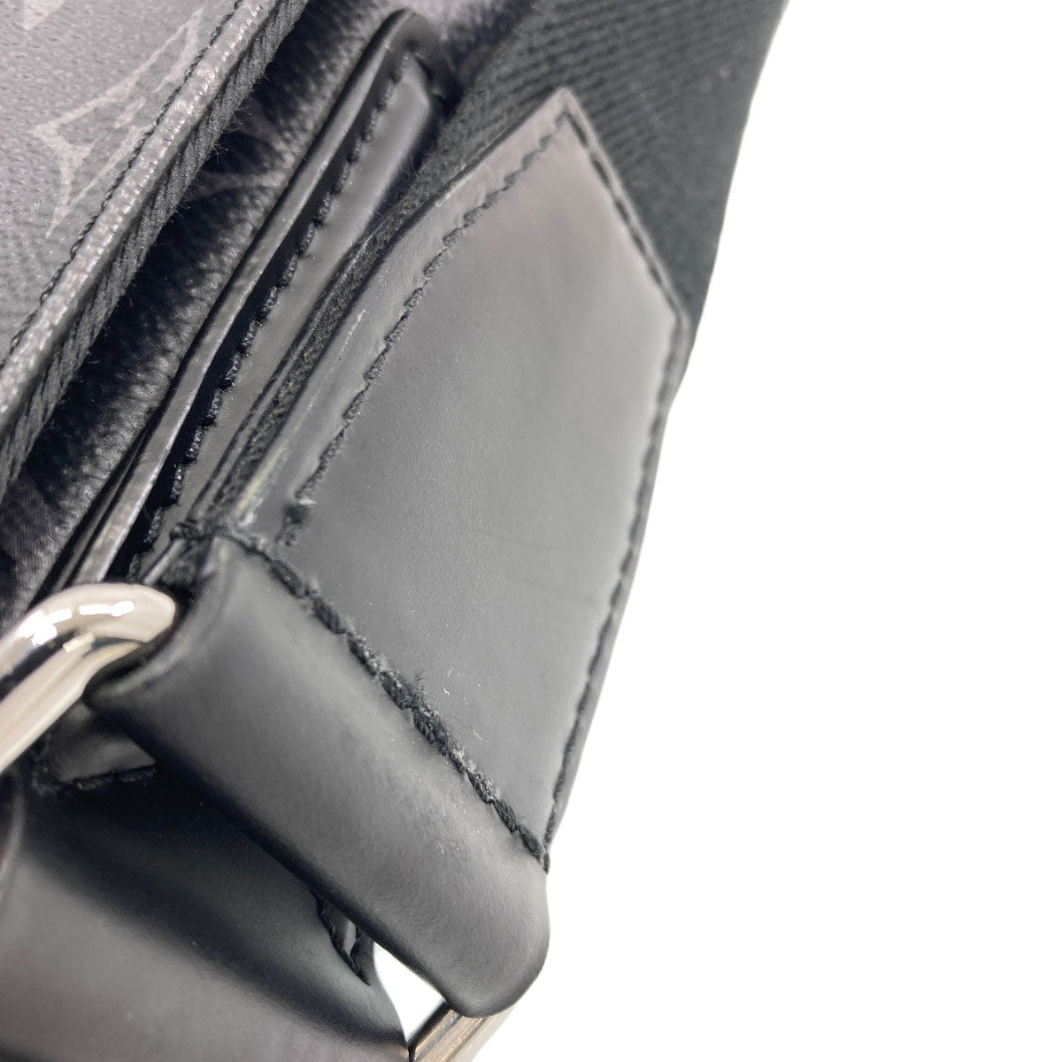 LOUIS VUITTON M45272 District PM Shoulder Bag Monogram Eclipse mens [Used]