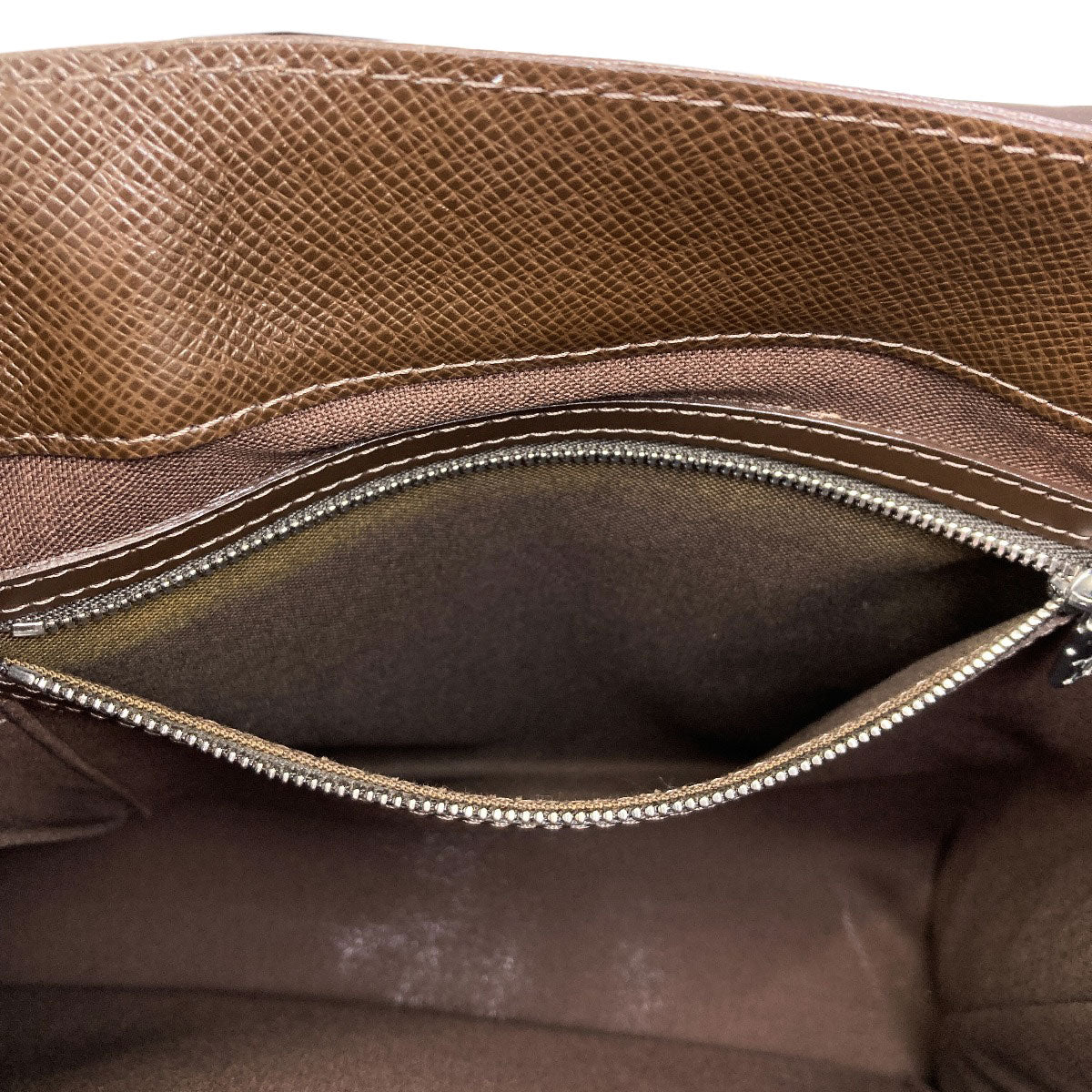 LOUIS VUITTON M31028 Casbeck PM Tote Bag Taiga Ladies [Used]