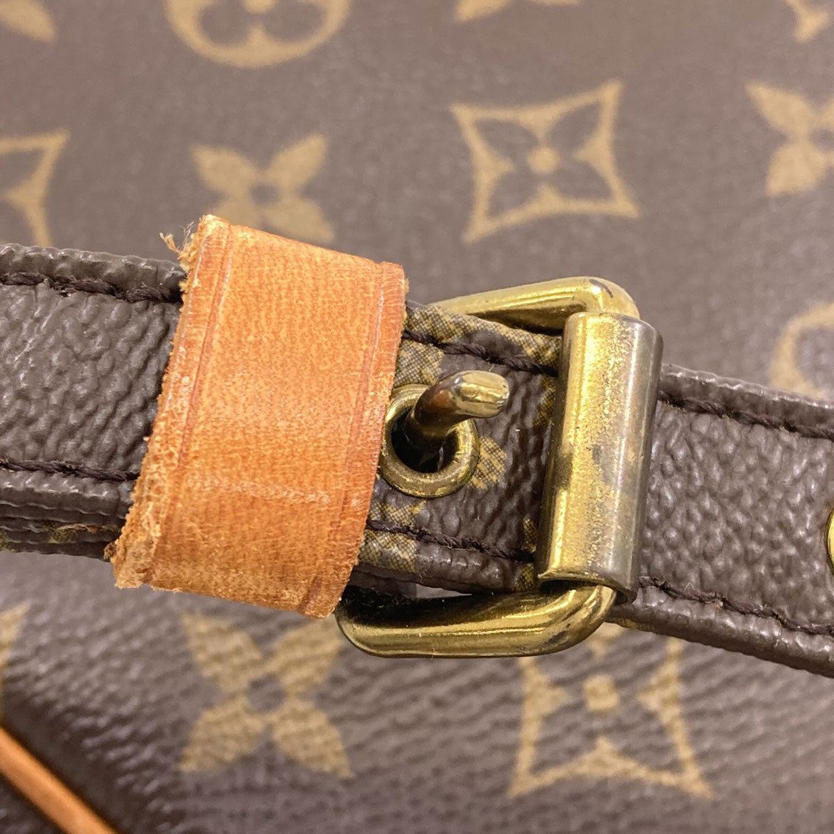 LOUIS VUITTON M45236 Amazon Shoulder Bag Monogram canvas Ladies [Used]