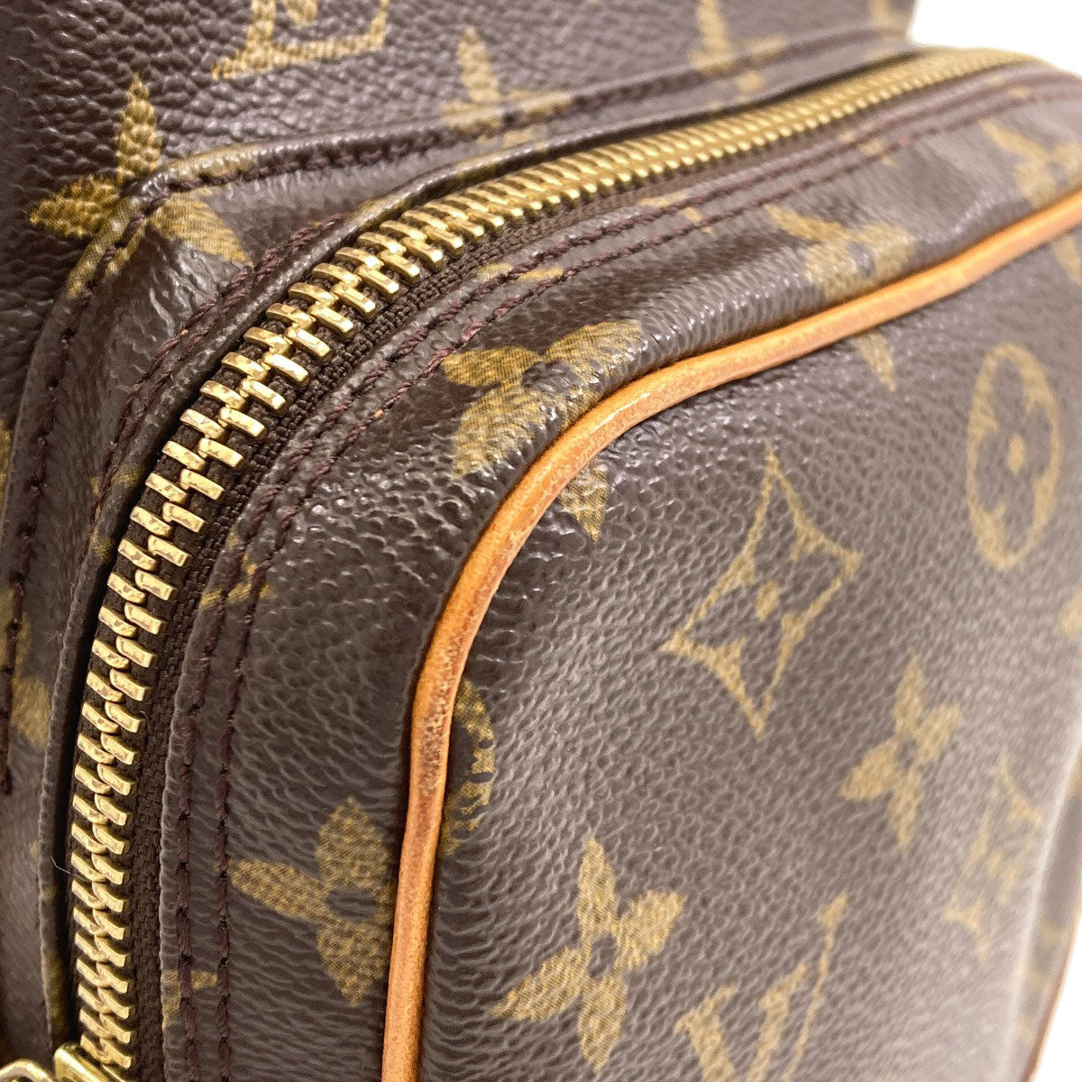 LOUIS VUITTON M45236 Amazon Shoulder Bag Monogram canvas Ladies [Used]