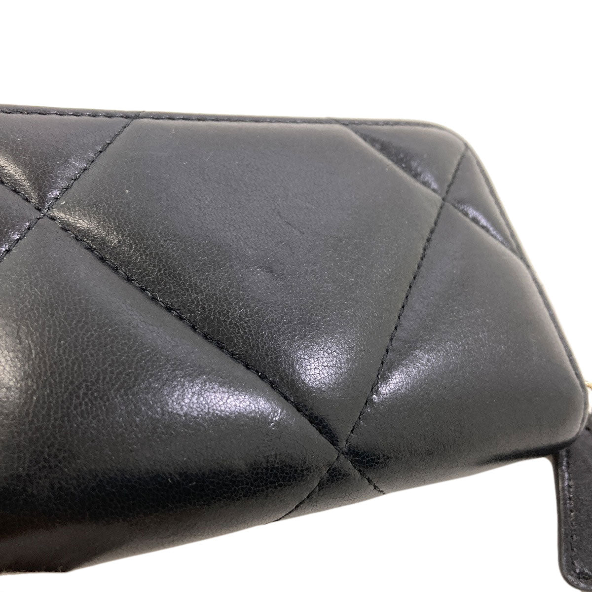 CHANEL Chanel 19 Matelasse GoldHardware coin purse Lambskin Ladies [Used]