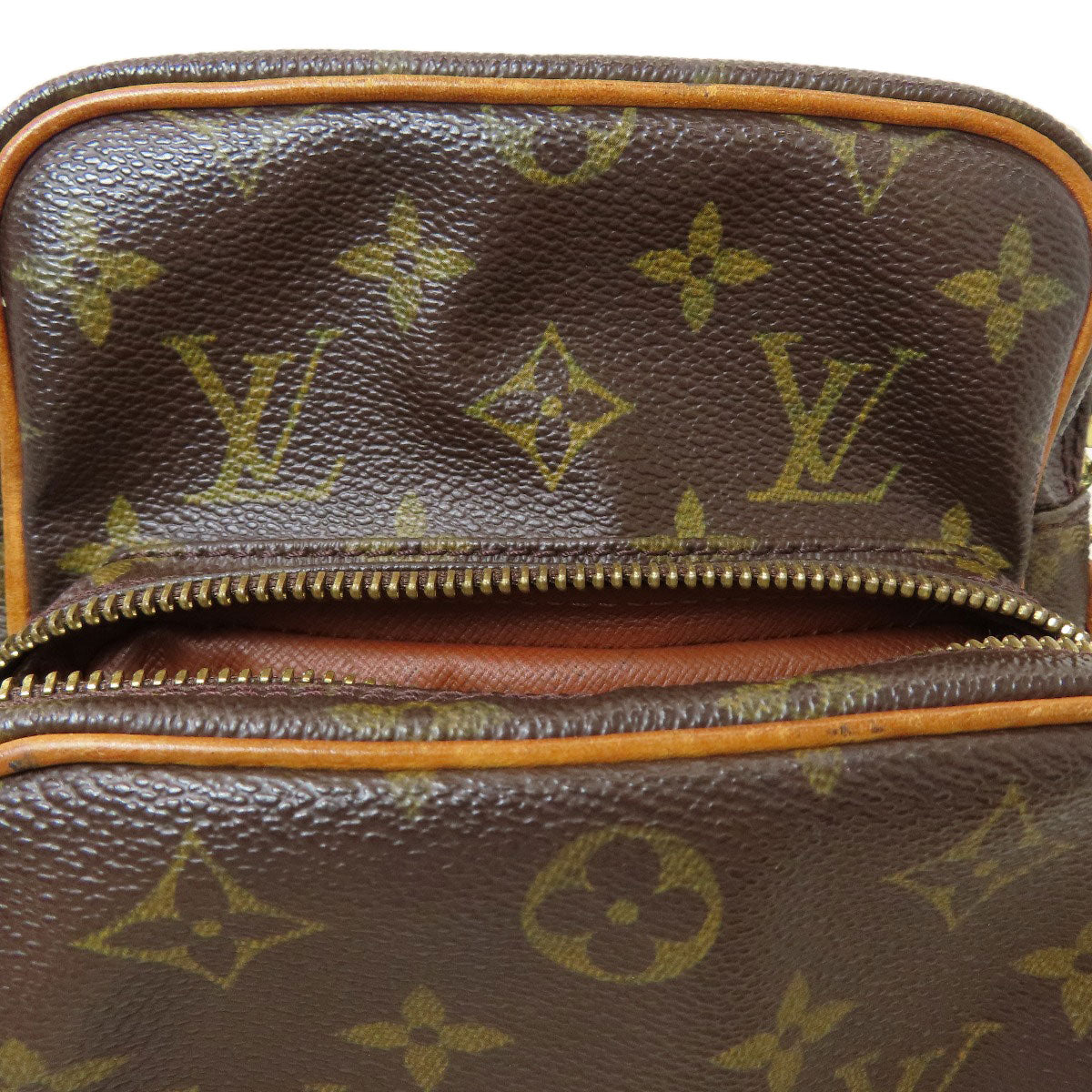 LOUIS VUITTON M45236 Amazon Shoulder Bag Monogram canvas Ladies [Used]