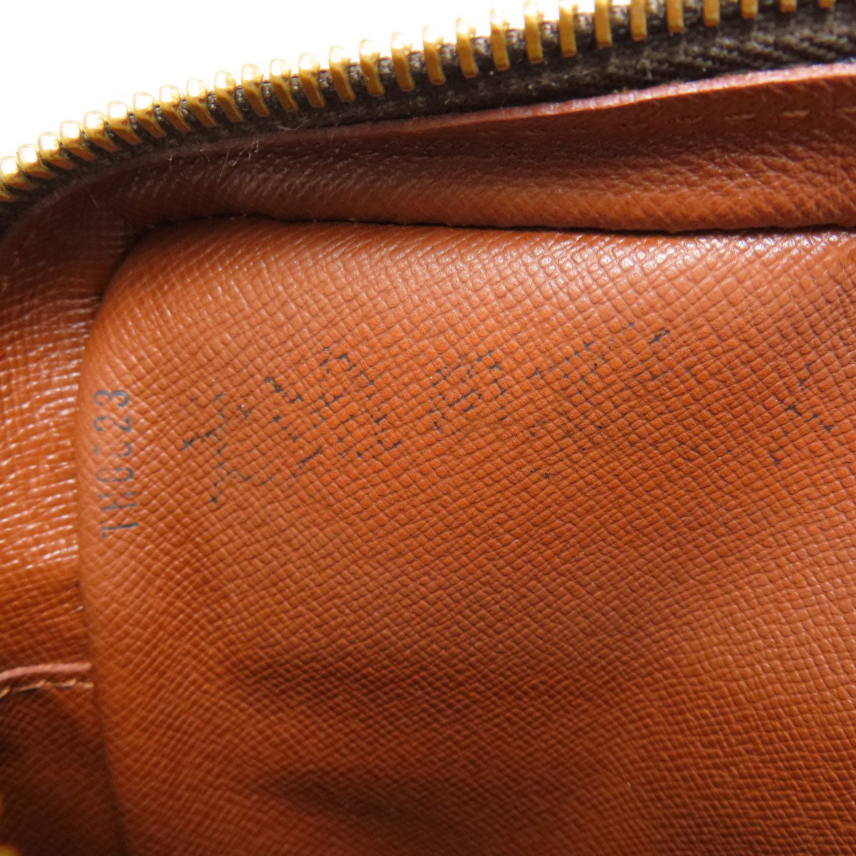 LOUIS VUITTON M45236 Amazon Shoulder Bag Monogram canvas Ladies [Used]