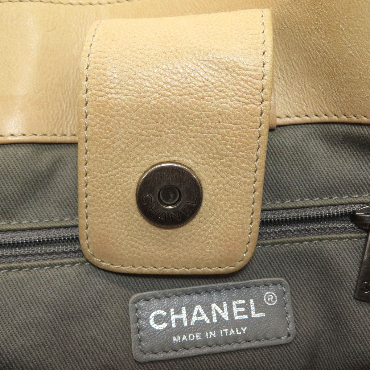 CHANEL COCO Mark Wild Stitch SilverHardware Shoulder Bag Calf Ladies [Used]