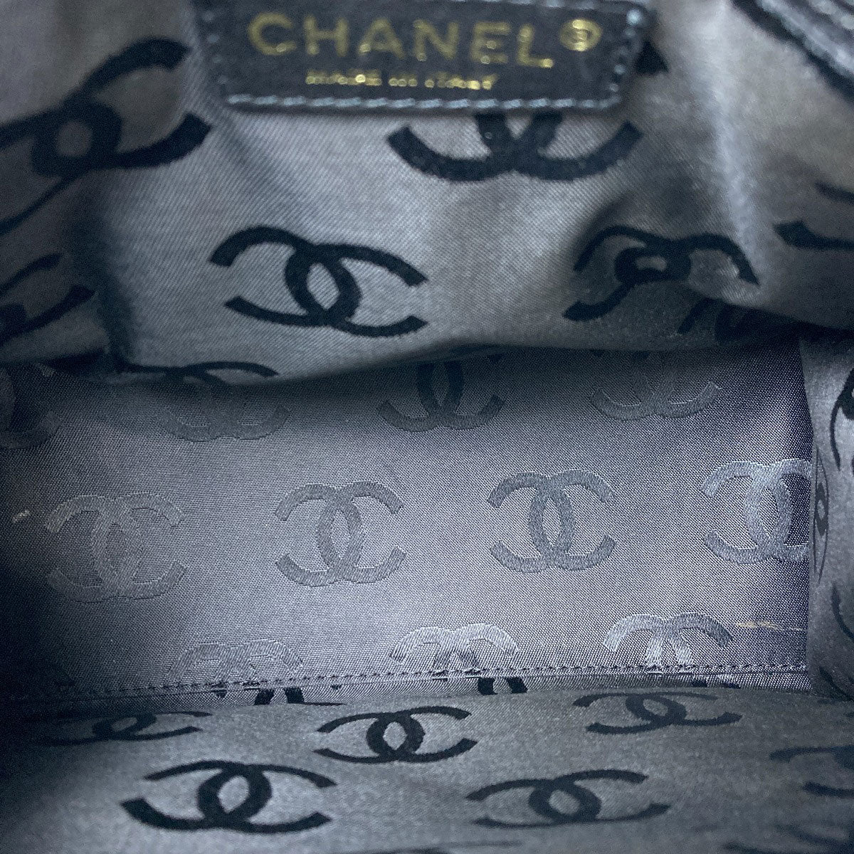CHANEL Camellia Punching GoldHardware Handbag Enamel Ladies [Used]