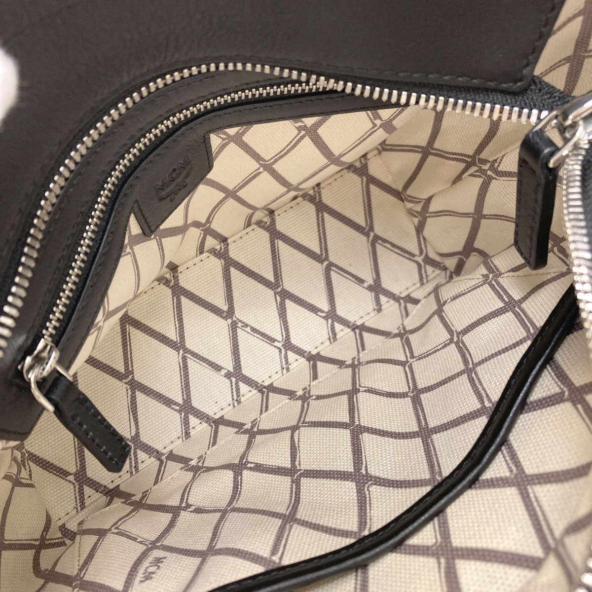 MCM Toni Top Zip Shop Bag - Crayon Shin-chan Collaboration - 2-Way Handbag PVC Ladies [Used]