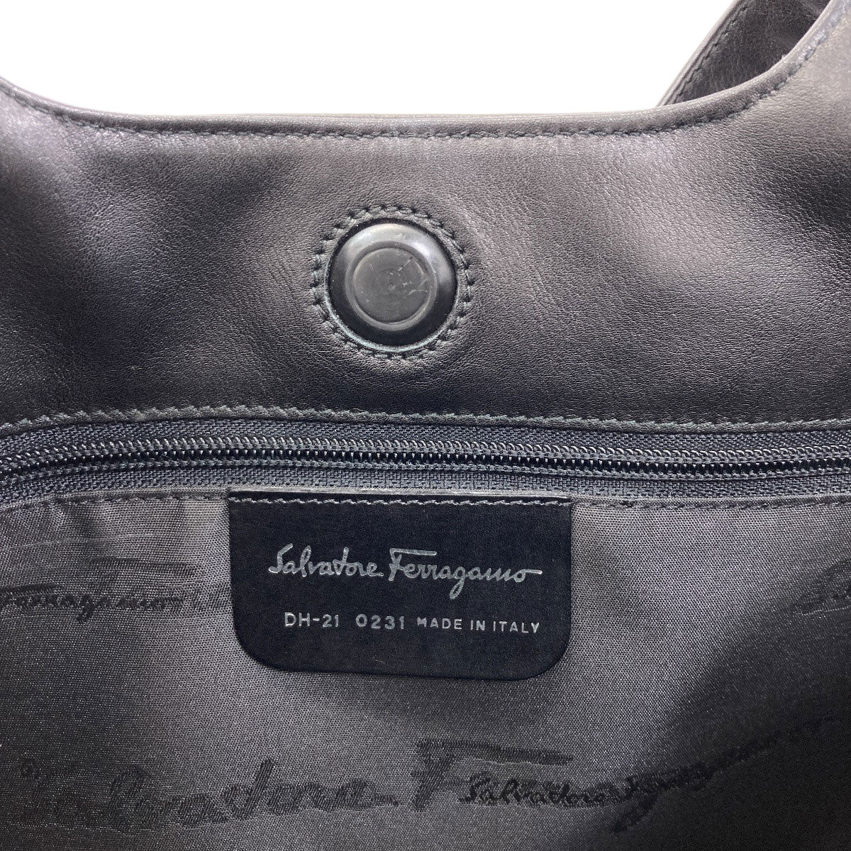 Salvatore Ferragamo Simple design Handbag Leather Ladies [Used]