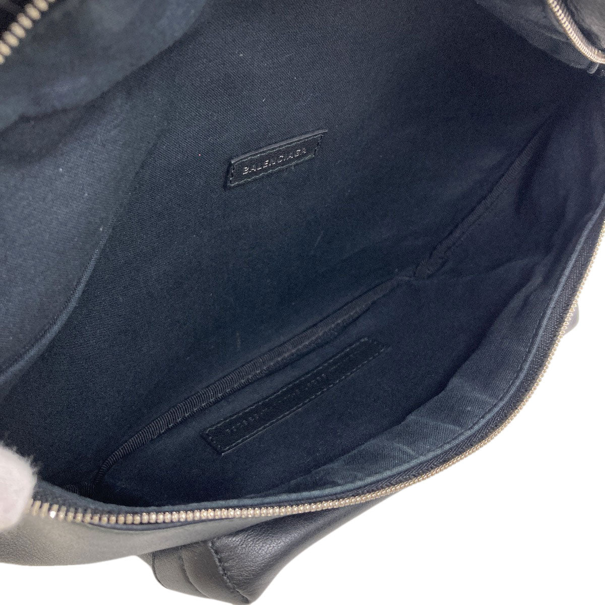 BALENCIAGA 552376 Every day body bag Leather Ladies [Used]