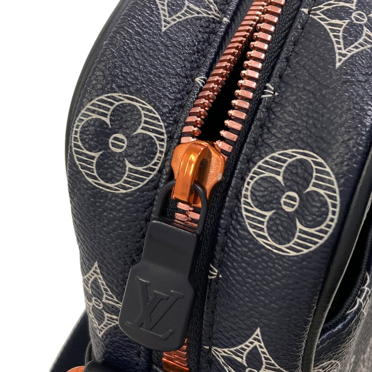 LOUIS VUITTON M43678 Danube PM Upside Down Shoulder Bag Monogram ink Ladies [Used]