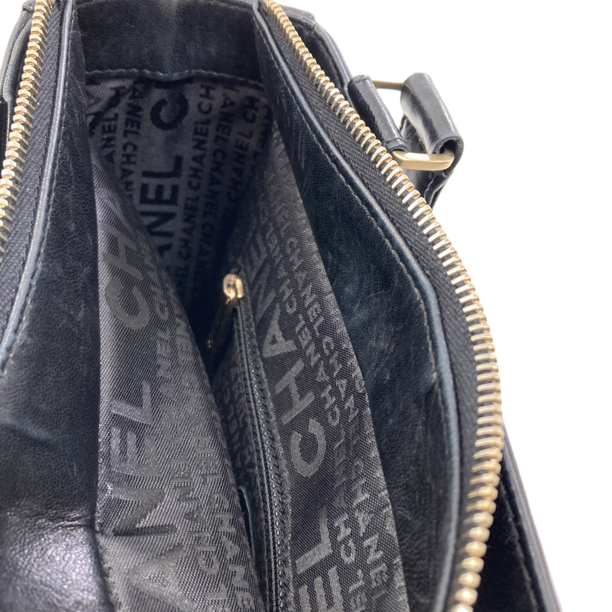 CHANEL Chocolate Bar GoldHardware Handbag Lambskin Ladies [Used]
