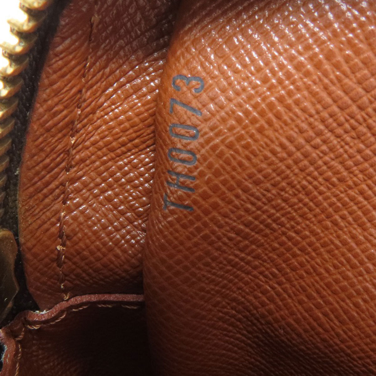 LOUIS VUITTON M45236 Amazon Shoulder Bag Monogram canvas Ladies [Used]