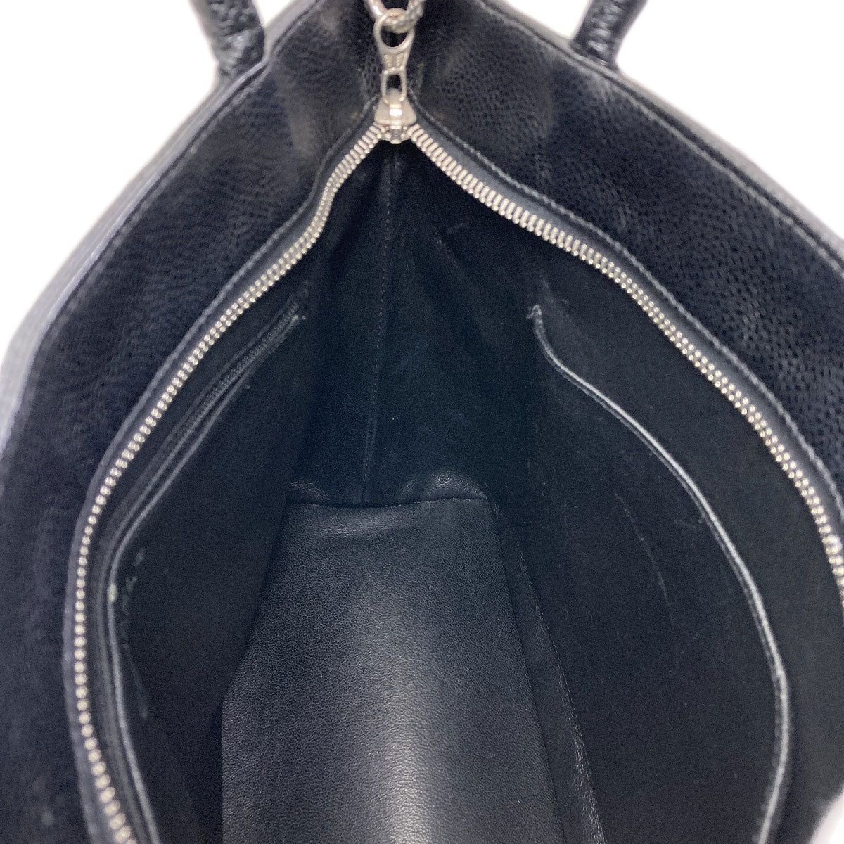 CHANEL Medallion SilverHardware Tote Bag Grained Calfskin Skin Ladies [Used]