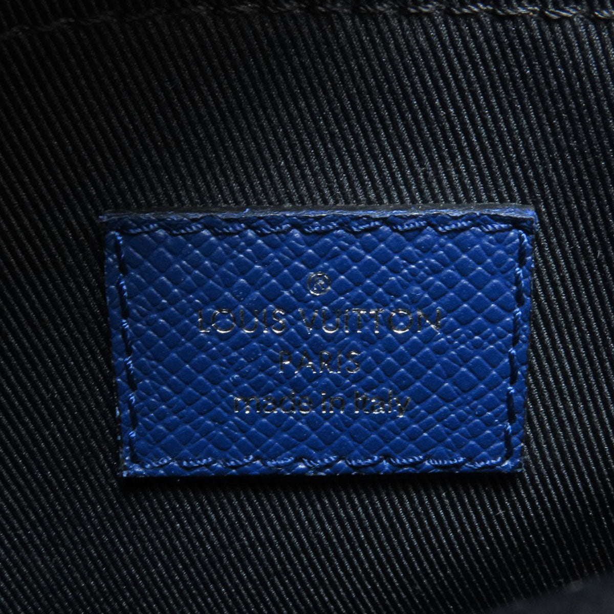 LOUIS VUITTON M30242 Outdoor Messenger PM Shoulder Bag Taigalama mens [Used]