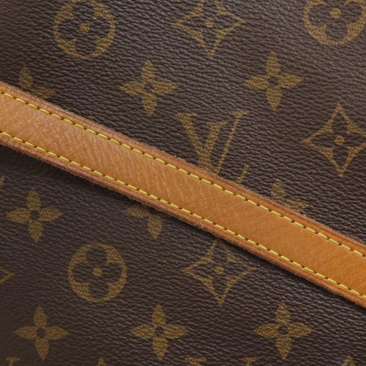 LOUIS VUITTON M56689 Totally MM Tote Bag Monogram canvas Ladies [Used]