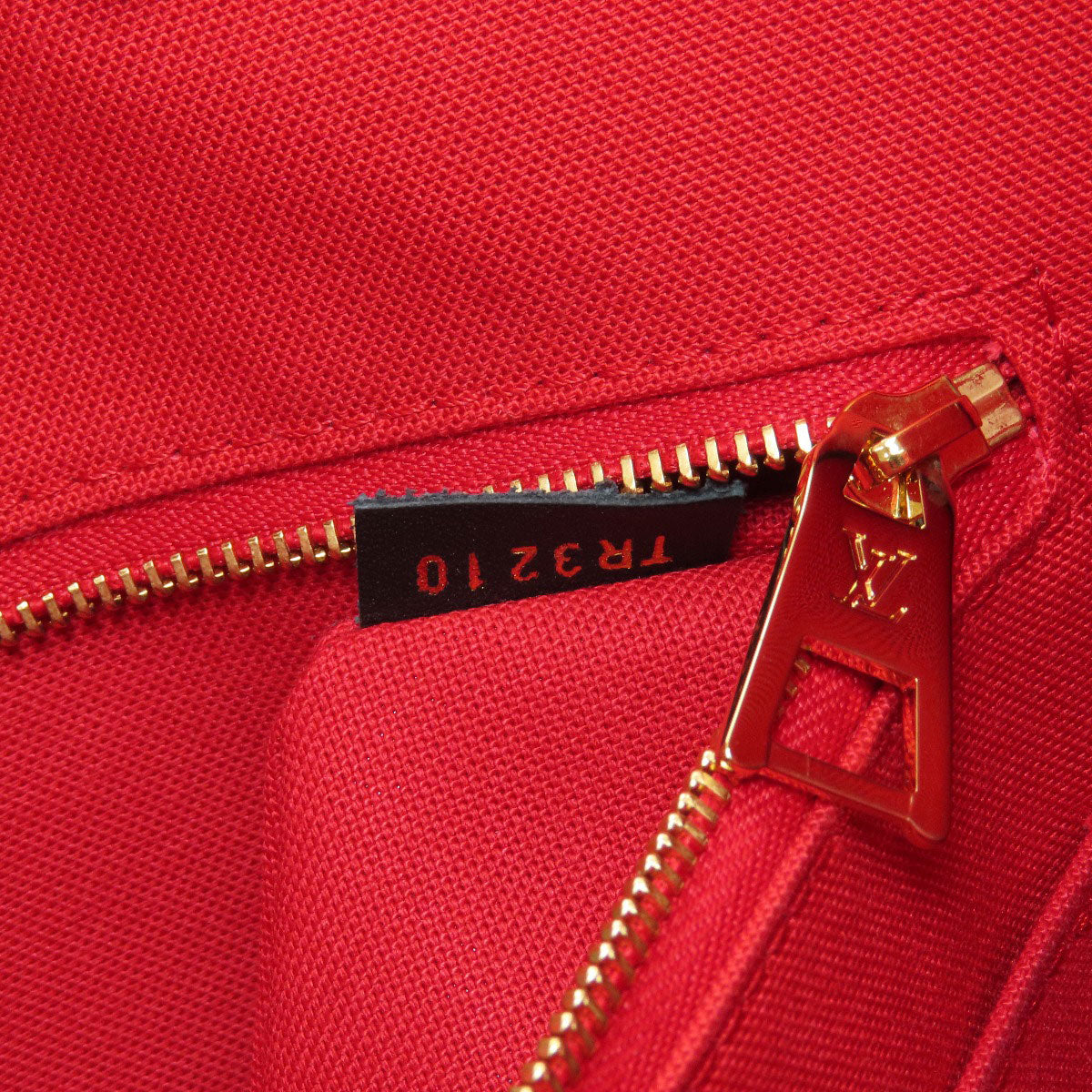 LOUIS VUITTON M45321 On the Go MM Tote Bag Giant Monogram Ladies [Used]