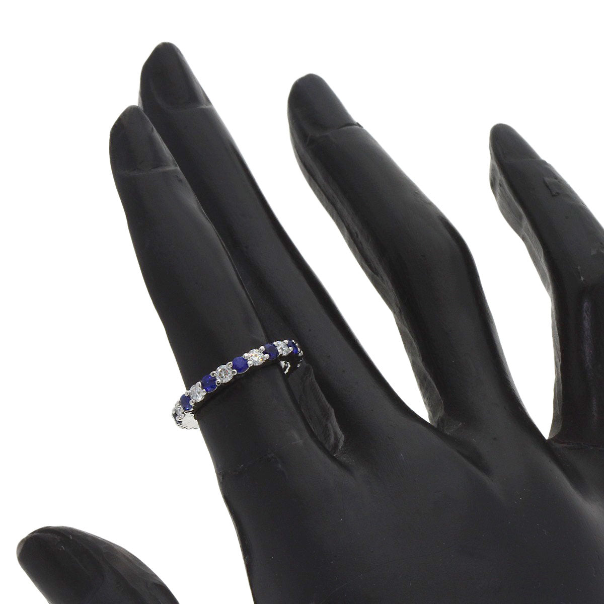HARRY WINSTON Round-cut sapphire with prong setting of diamonds. Ring Platinum PT950 Ladies [Used]