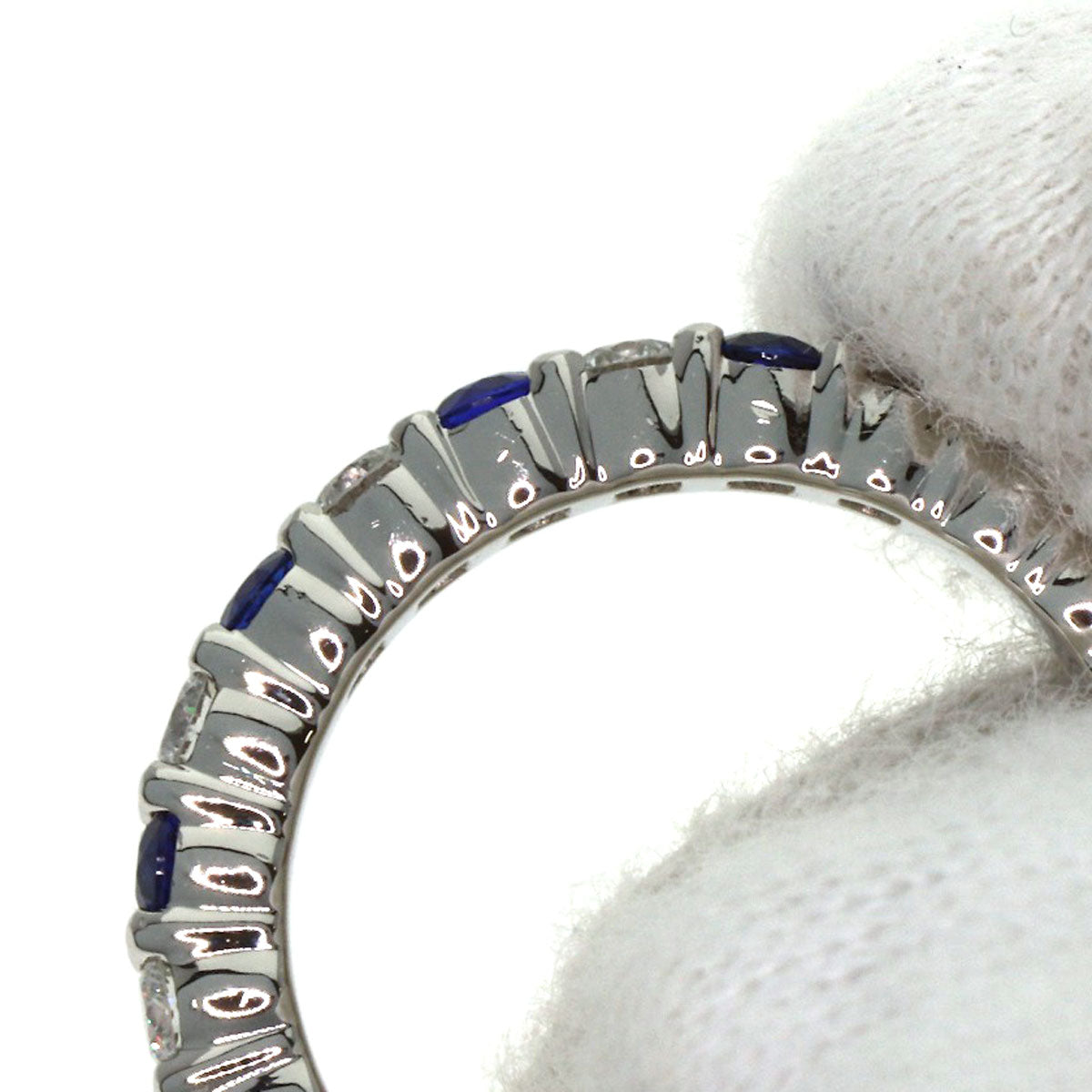 HARRY WINSTON Round-cut sapphire with prong setting of diamonds. Ring Platinum PT950 Ladies [Used]