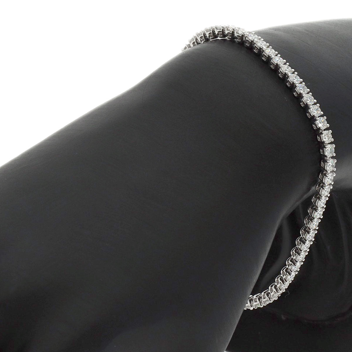 GRAFF Round Diamond Slim Bracelet K18 White Gold Ladies [Used]